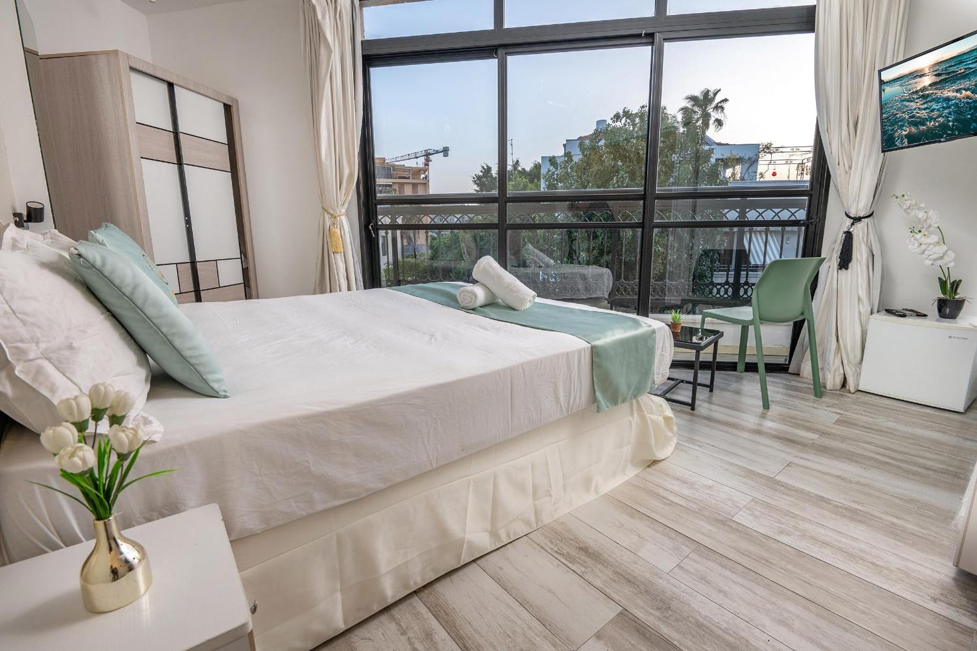 Luxurious Penthouse In Tel Aviv With Pool Daire Dış mekan fotoğraf